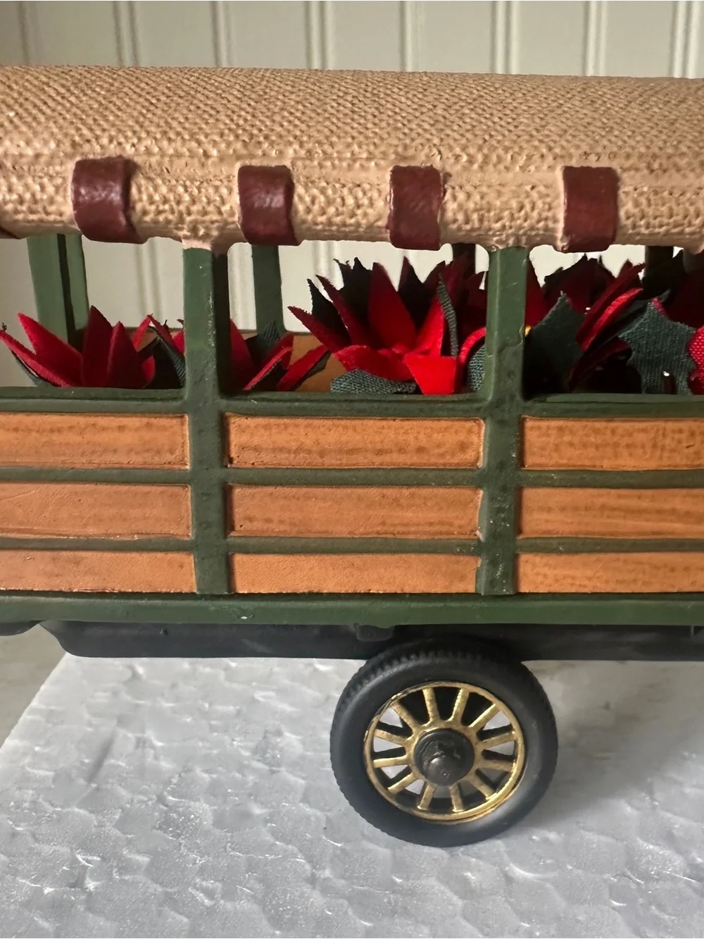 Department 56 Poinsettia Delivery Truck #59000 New Accessories Heritage Village
